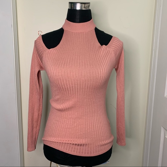 Urban Basics Flattering Chic Cut Off /Cold Shoulder Shoulder LongSleeve Top - Picture 3 of 14